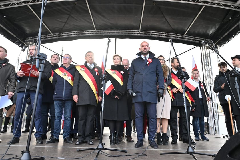 Uczestnicy parady 11 listopada 2023 r.