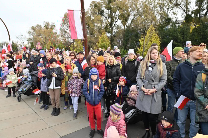 Uczestnicy parady 11 listopada 2023 r.