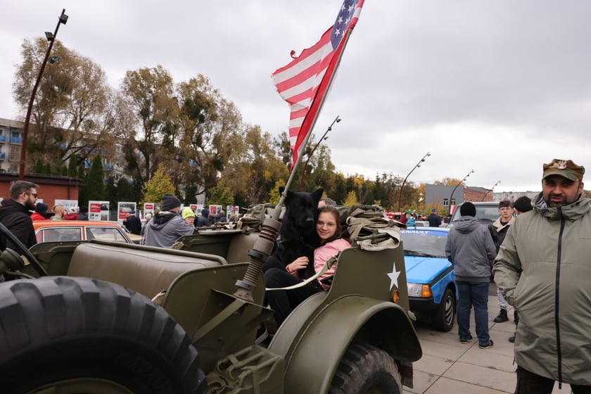 Zlot motoryzacyjnych klasyków pod Zajezdnią, 12 listopada 2023