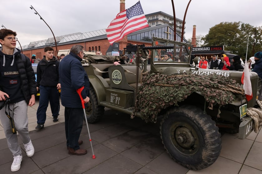 Zlot motoryzacyjnych klasyków pod Zajezdnią, 12 listopada 2023