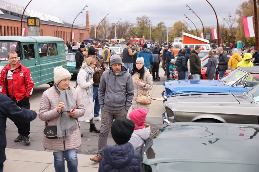 Zlot motoryzacyjnych klasyków pod Zajezdnią, 12 listopada 2023