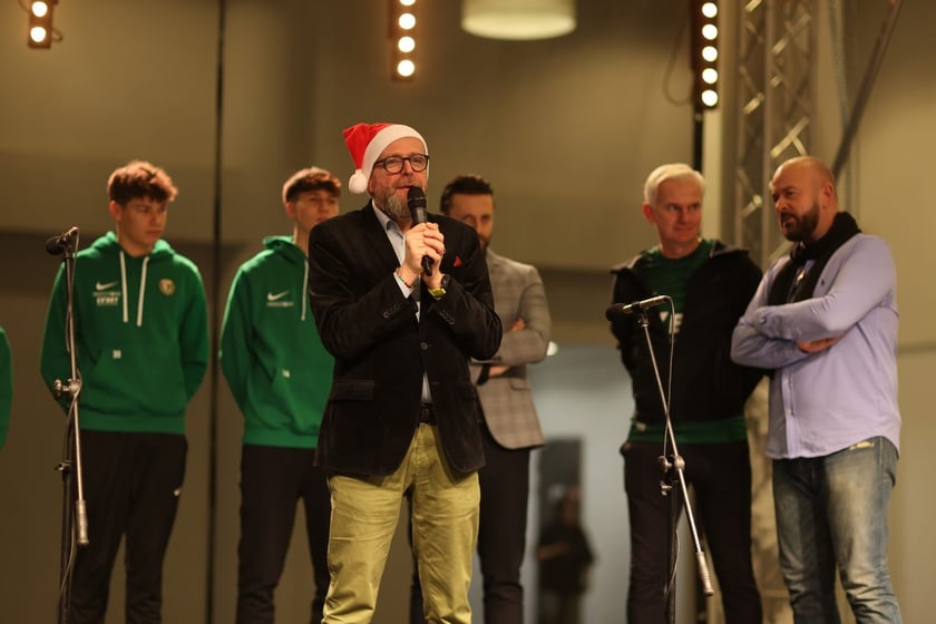 Paczki Dobrych Relacji 2023 dla dzieci i ich opiekun&oacute;w z rodzin zastępczych (10 grudnia 2023 Tarczyński Arena)