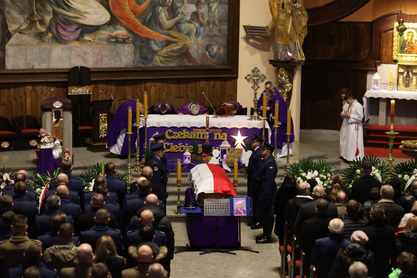 Pogrzeb Ireneusza Michalaka, policjanta, który został zastrzelony w trakcie służby