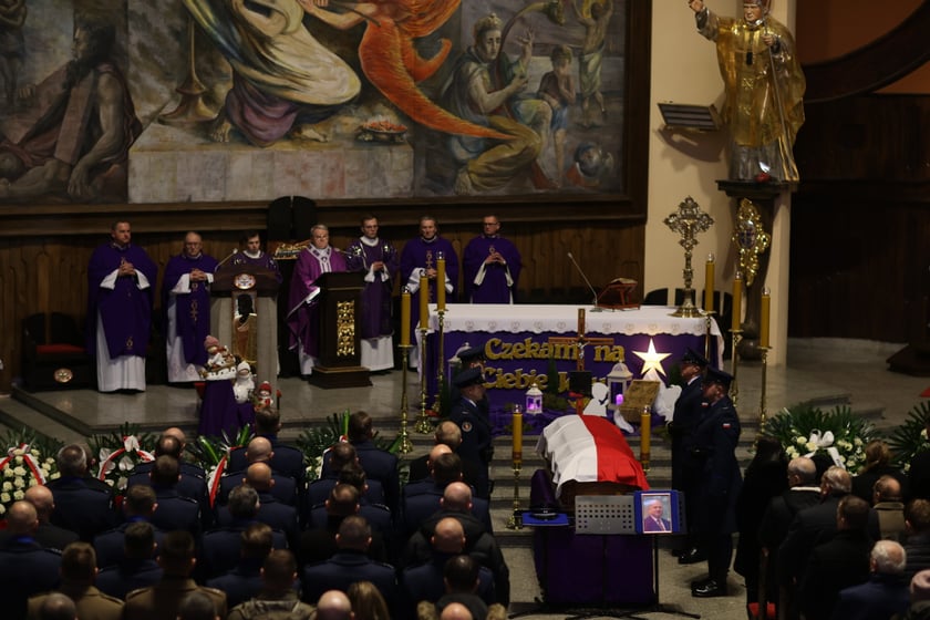 Pogrzeb Ireneusza Michalaka, policjanta, który został zastrzelony w trakcie służby