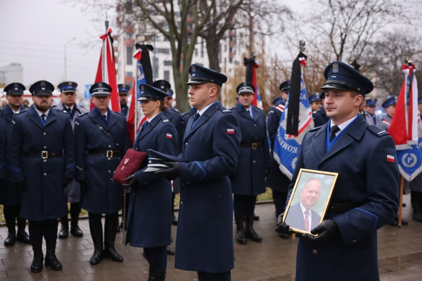 Pogrzeb Ireneusza Michalaka, policjanta, który został zastrzelony w trakcie służby