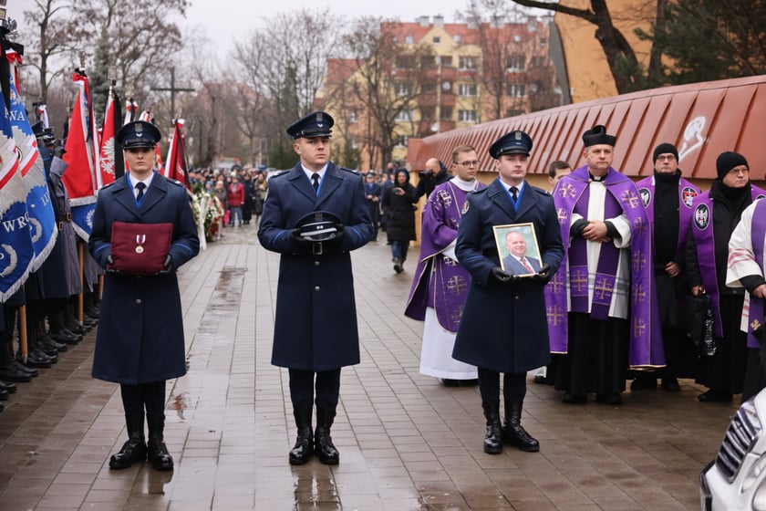 Pogrzeb Ireneusza Michalaka, policjanta, który został zastrzelony w trakcie służby
