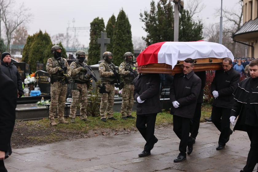 Pogrzeb Ireneusza Michalaka, policjanta, który został zastrzelony w trakcie służby