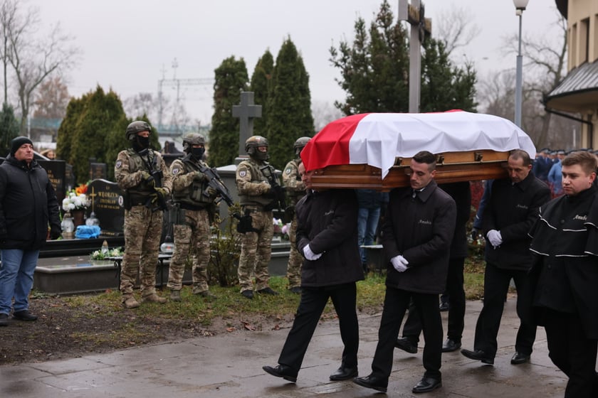 Pogrzeb Ireneusza Michalaka, policjanta, który został zastrzelony w trakcie służby