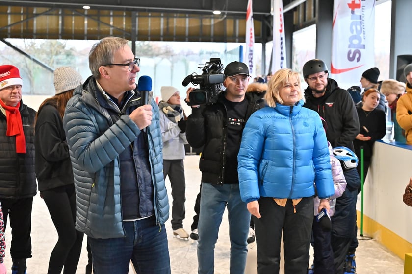 Lodowisko przy Sukielickiej na Nowym Dworze już otwarte.