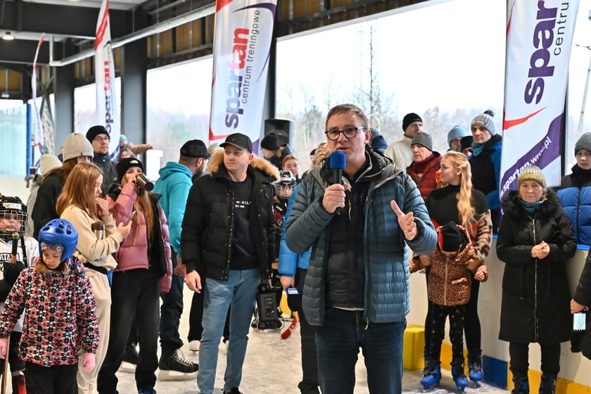 Lodowisko przy Sukielickiej na Nowym Dworze już otwarte.