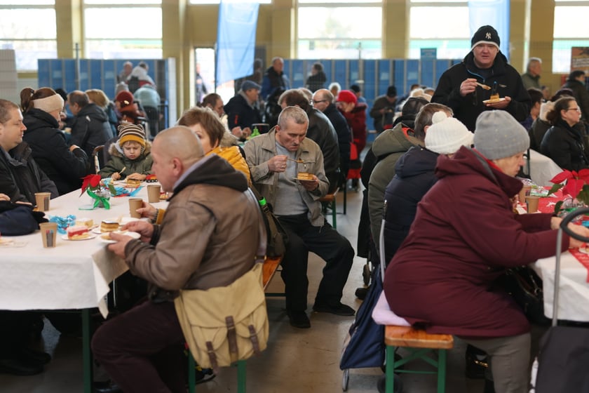 Paczki Dobrych Relacji w Centrum Sektor 3 przy ulicy Legnickiej, Wrocław 18.12.2023