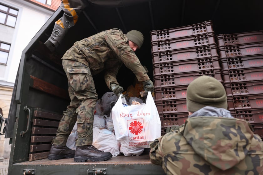 Caritas rozdał paczki potrzebującym w ramach akcji ''Niosę dobro''