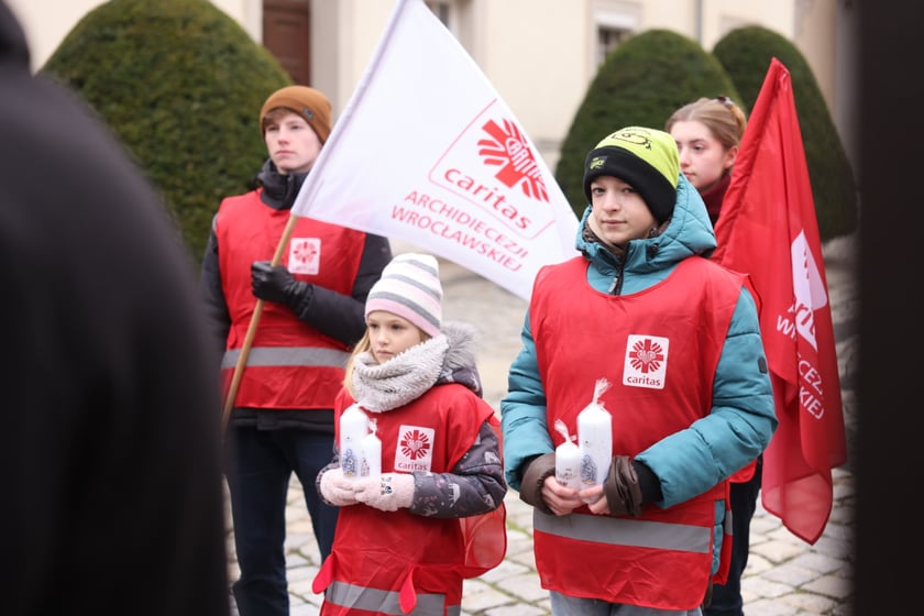 Caritas rozdał paczki potrzebującym w ramach akcji ''Niosę dobro''