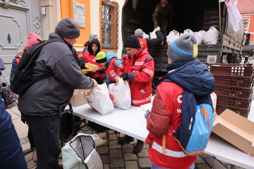 Caritas rozdał paczki potrzebującym w ramach akcji ''Niosę dobro''