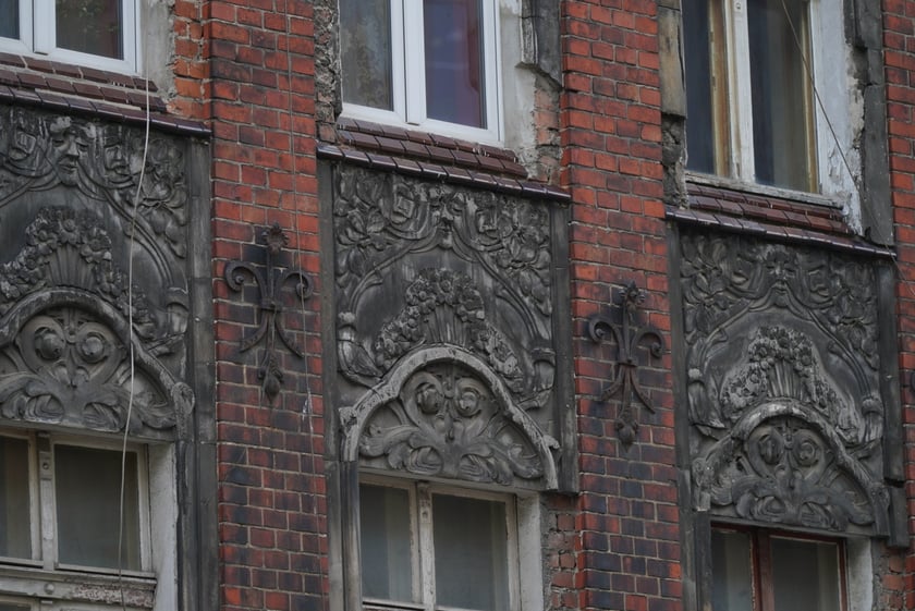 Detale architektoniczne kamienic na wrocławskim Nadodrzu zachwycają