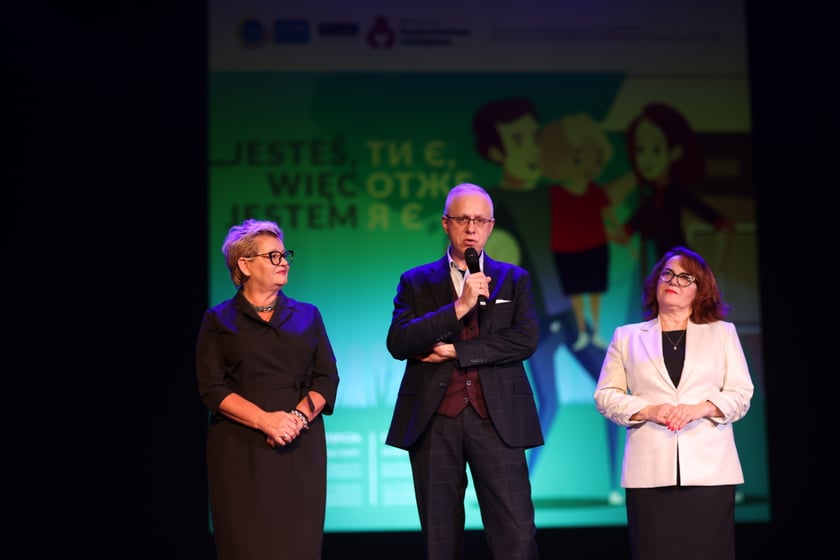 Koncert &bdquo;Aniołkowe Granie&rdquo; w Teatrze Muzycznym Capitol &ndash; tw&oacute;rcy &bdquo;Aniołkowego Grania&rdquo; &ndash; Katarzyna Głowik-Jamr&oacute;z, Sylwester Pajęcki, Jolanta Hejda-Pawlak