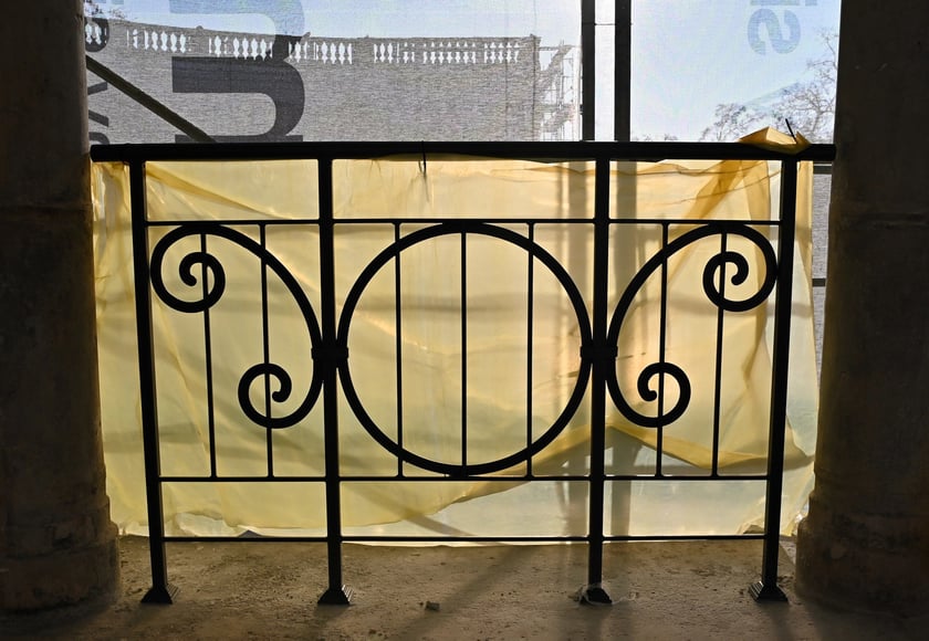 Takie balustrady montowane są na Bastionie Sakwowym.