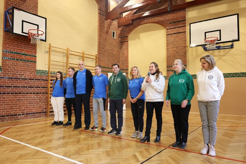 Prezentacja wyremontowanej sali gimnastycznej&nbsp;w XVII Liceum Og&oacute;lnokształcącym im. Agnieszki Osieckiej
