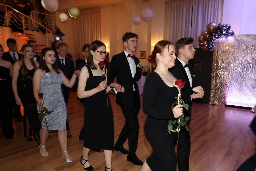 Studniówka Elektronicznych Zakładów Naukowych we Wrocławiu