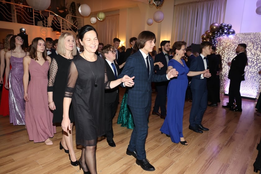 Studniówka Elektronicznych Zakładów Naukowych we Wrocławiu