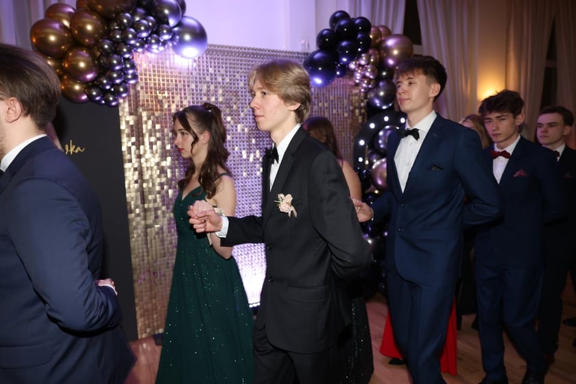 Studniówka Elektronicznych Zakładów Naukowych we Wrocławiu