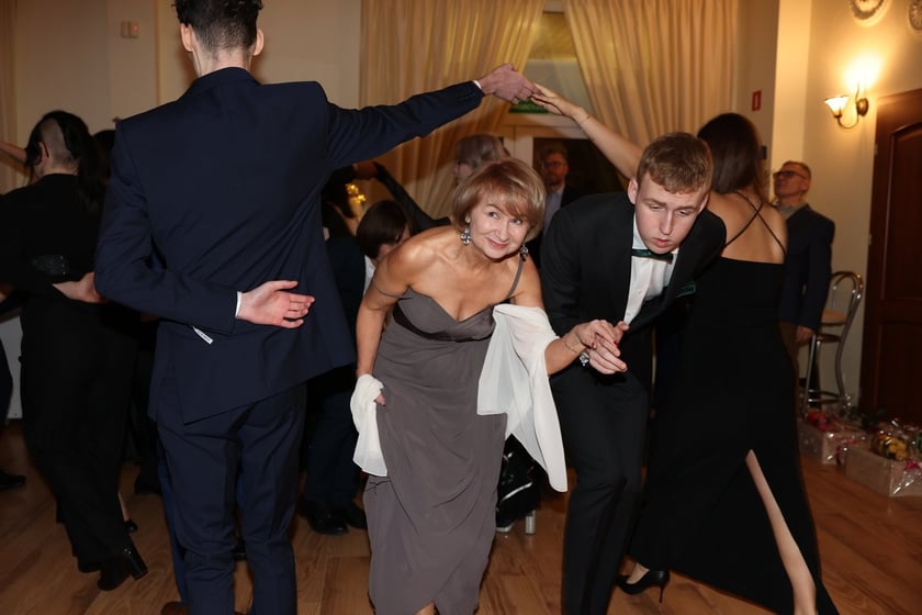 Studniówka Elektronicznych Zakładów Naukowych we Wrocławiu