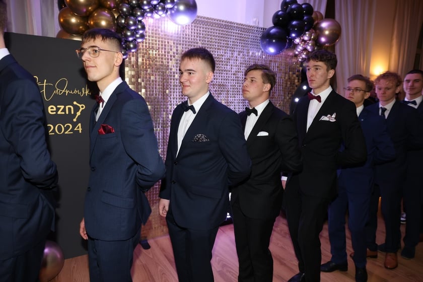 Studniówka Elektronicznych Zakładów Naukowych we Wrocławiu