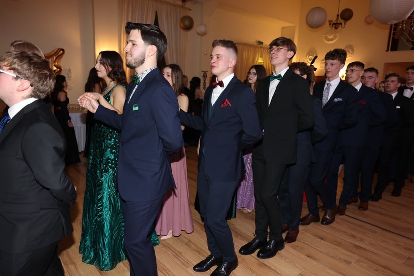 Studniówka Elektronicznych Zakładów Naukowych we Wrocławiu