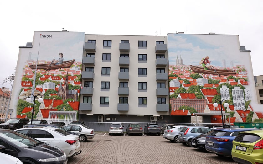 Mural "Płynąc przez miasto" przy ul. Gdańskiej