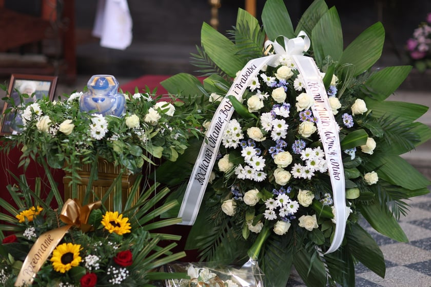 Pogrzeb Wiesławy Różewicz na cmentarzu Grabiszyńskim, 19 kwietnia 2024 roku