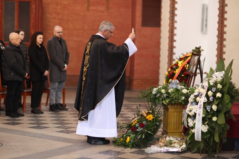 Pogrzeb Wiesławy Różewicz na cmentarzu Grabiszyńskim, 19 kwietnia 2024 roku