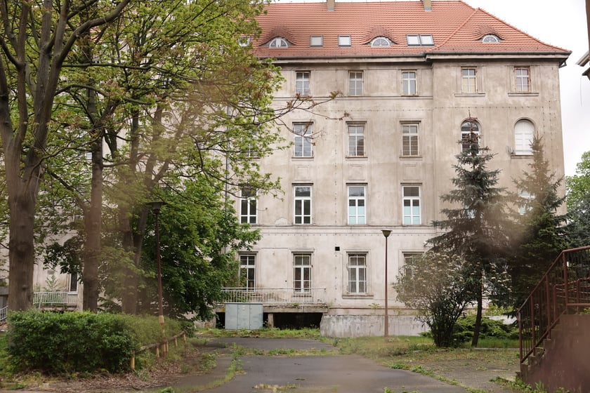 Budynki poszpitalne przy Traugutta w 2024 roku