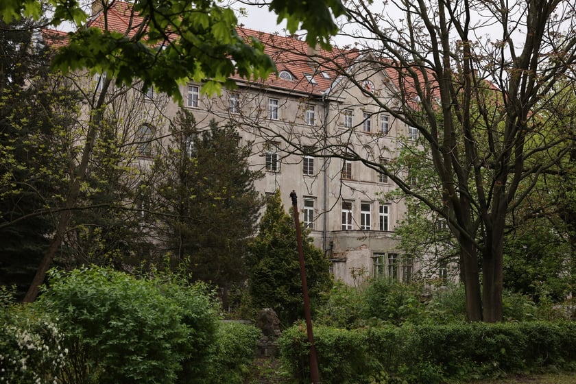 Budynki poszpitalne przy Traugutta w 2024 roku