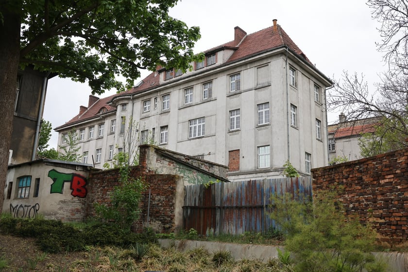 Budynki poszpitalne przy Traugutta w 2024 roku