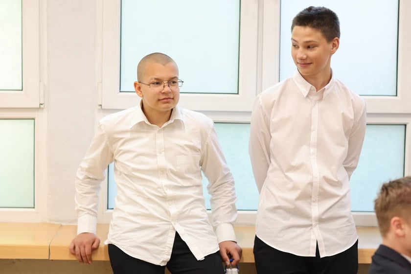 Uczniowie SP nr 29 przed egzaminem z j. polskiego