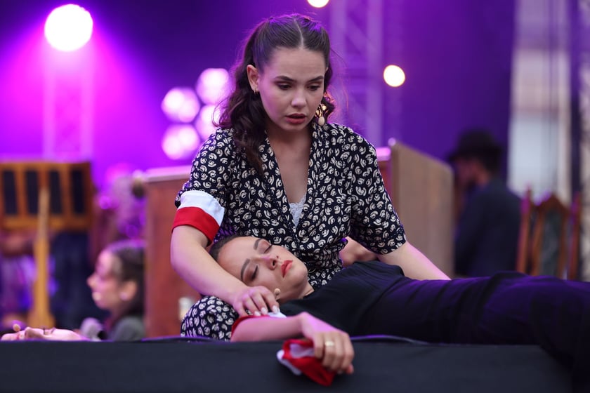 Widowisko artystyczne  „Godzina W Obrazach”  inscenizujące wydarzenia z Warszawy z 1 sierpnia 1944 roku