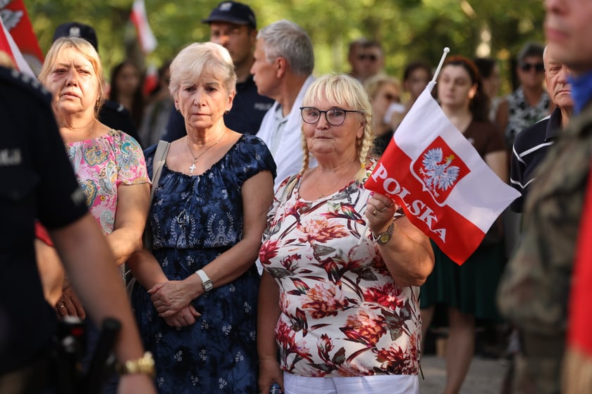 Uroczystości związane z obchodami 80. rocznicy Powstania Warszawskiego przy pomniku rotmistrza Witolda Pileckiego we Wrocławiu