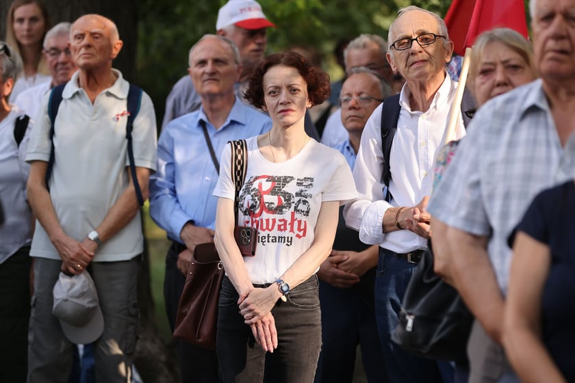 Uroczystości związane z obchodami 80. rocznicy Powstania Warszawskiego przy pomniku rotmistrza Witolda Pileckiego we Wrocławiu