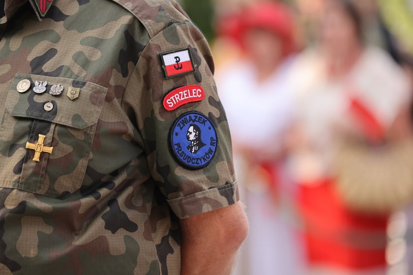 Uroczystości związane z obchodami 80. rocznicy Powstania Warszawskiego przy pomniku rotmistrza Witolda Pileckiego we Wrocławiu