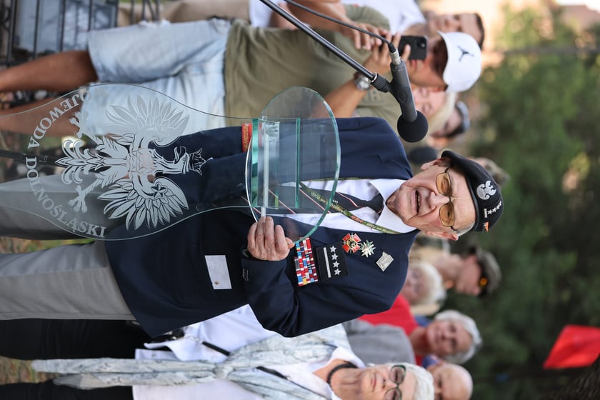 Uroczystości związane z obchodami 80. rocznicy Powstania Warszawskiego przy pomniku rotmistrza Witolda Pileckiego we Wrocławiu