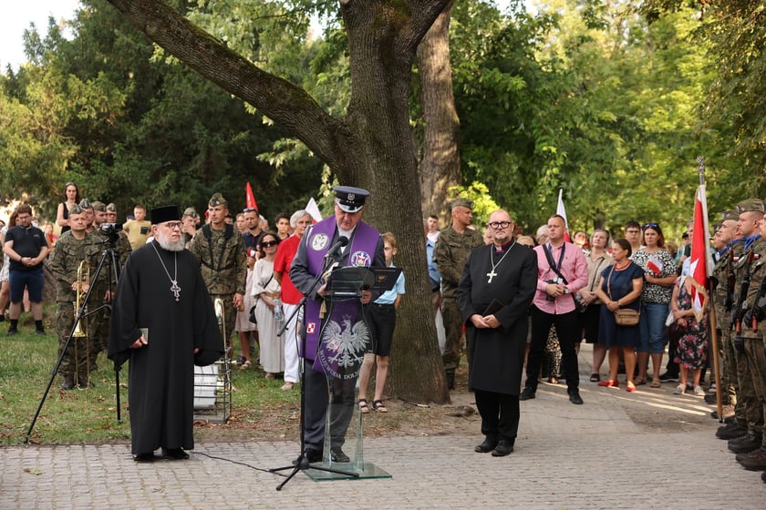 Uroczystości związane z obchodami 80. rocznicy Powstania Warszawskiego przy pomniku rotmistrza Witolda Pileckiego we Wrocławiu
