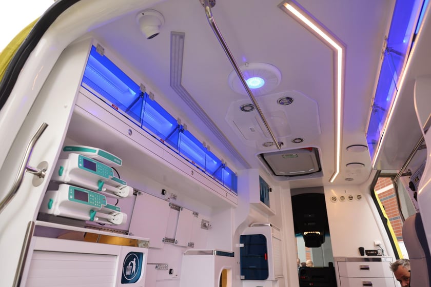 Wojewódzki Szpital Specjalistyczny im. J. Gromkowskiego uruchamia nową karetkę neonatologiczną