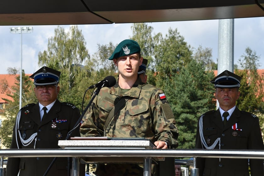 Przysięga wojskowa żołnierzy 10. Wrocławskiej Brygady Łączności