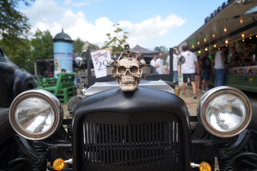Kustom Konwent w Czasoprzestrzeni
