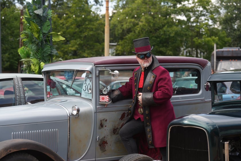 Kustom Konwent w Czasoprzestrzeni