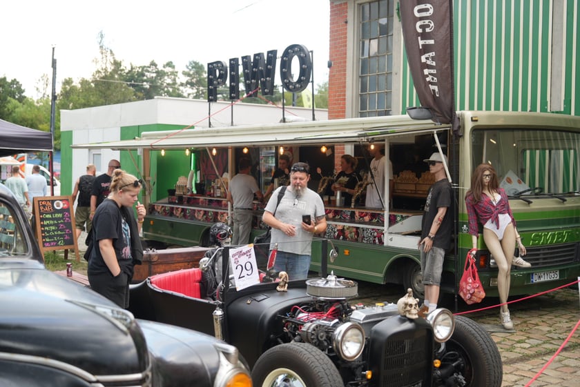 Kustom Konwent w Czasoprzestrzeni