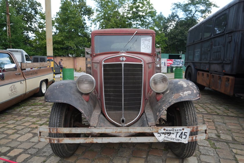 Kustom Konwent w Czasoprzestrzeni