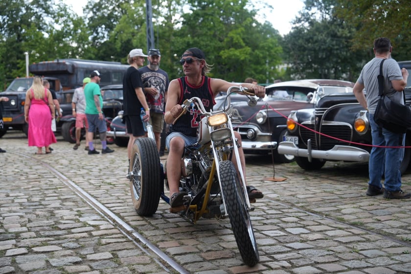 Kustom Konwent w Czasoprzestrzeni