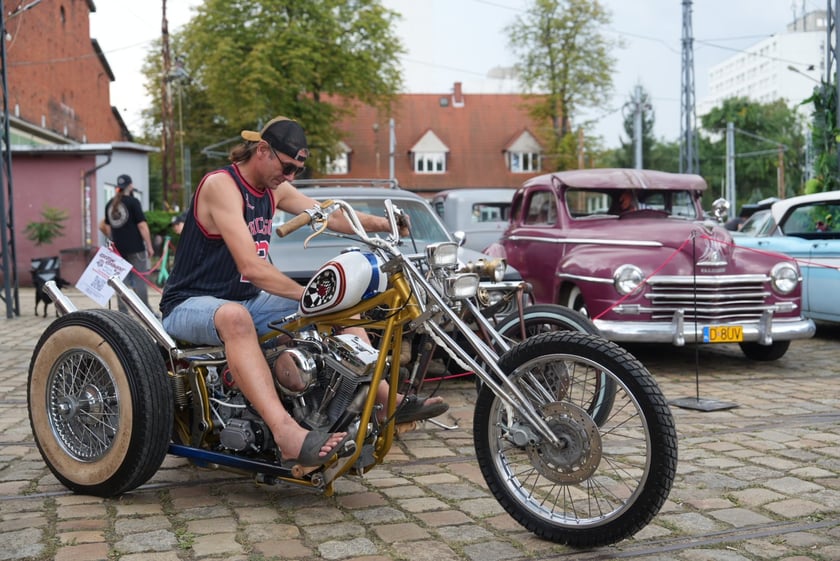 Kustom Konwent w Czasoprzestrzeni