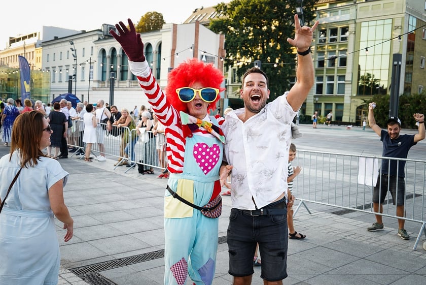 Wrocławska Potańcówka w rytmie disco na placu Wolności we Wrocławiu